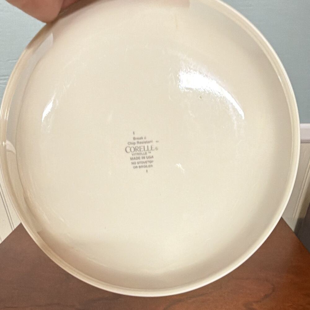 Corelle Textured Leaves 8.5" Soup Pasta Bowl - Picture 2 of 4